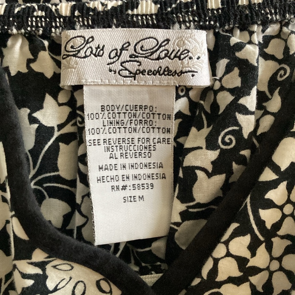 Black and White Paisley Mini Dress - Picture 3 of 3
